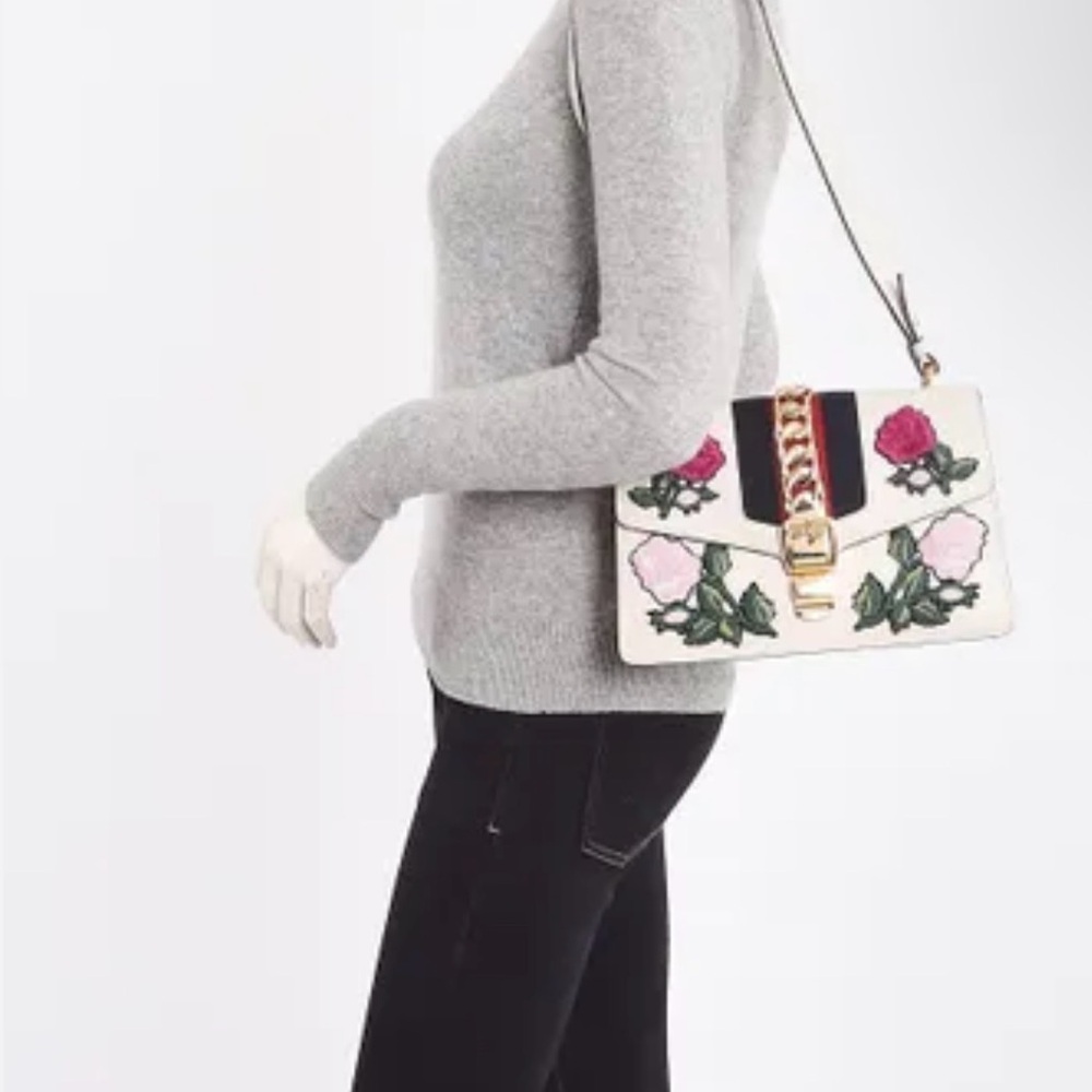GUCCI Sylvie White Embroidered Leather Shoulder Bag